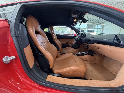 Used 2018 Ferrari 488 GTB RWD image 51