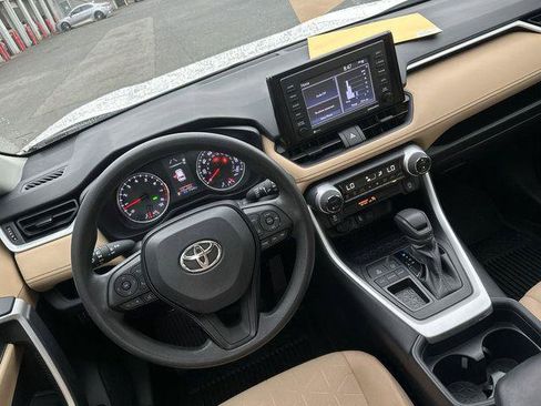 Certified 2020 Toyota RAV4 XLE w/ Convenience Package FWD image 14