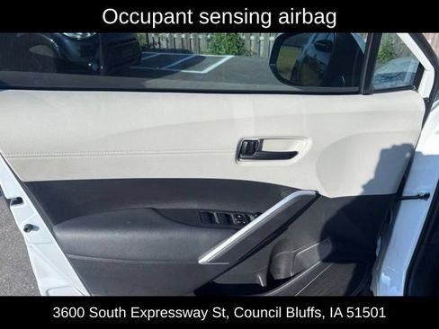 Used 2024 Toyota Corolla Cross LE FWD image 19