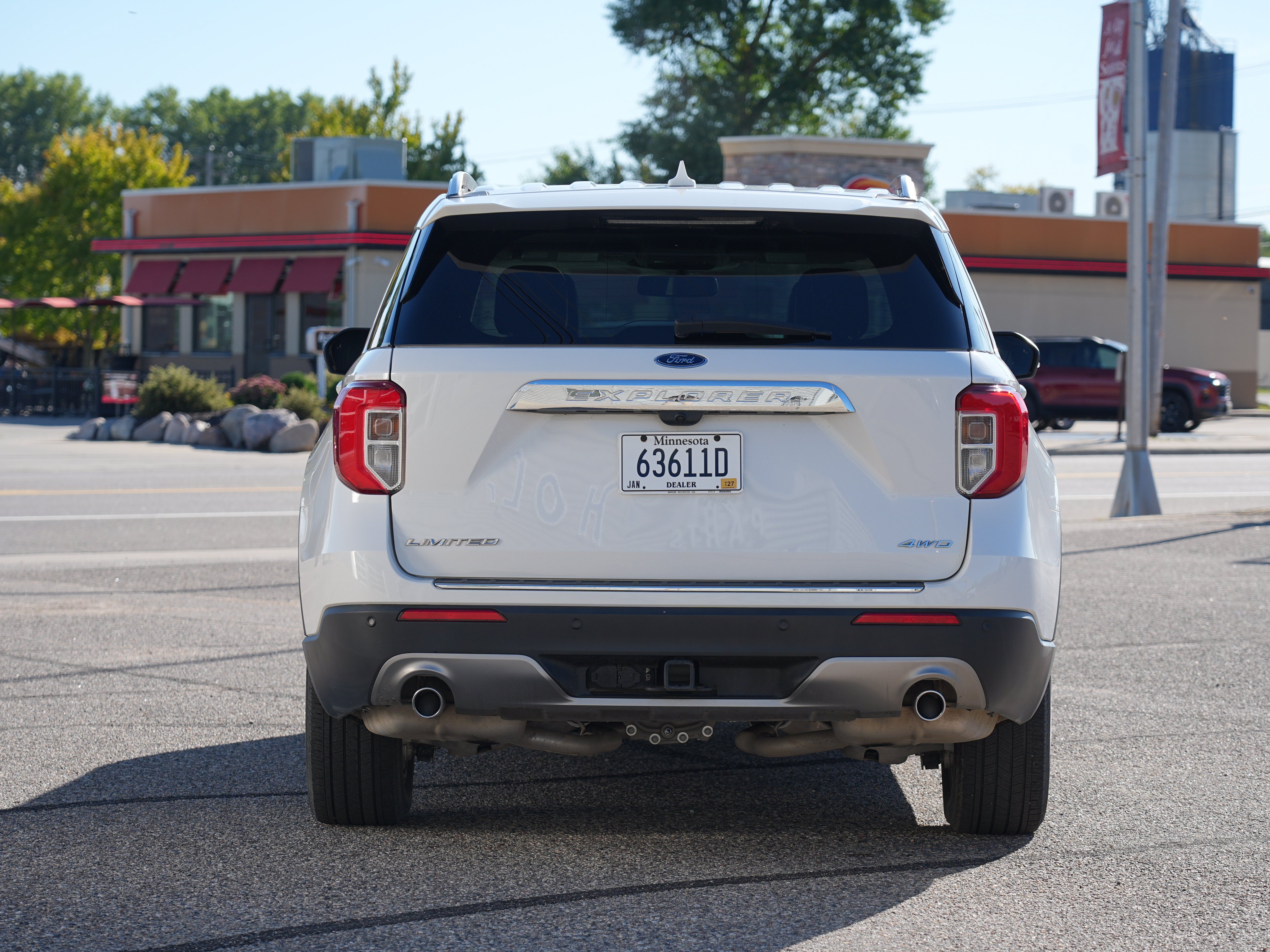 Used 2024 Ford Explorer Limited w/ Limited Technology Package AWD/4WD image 4