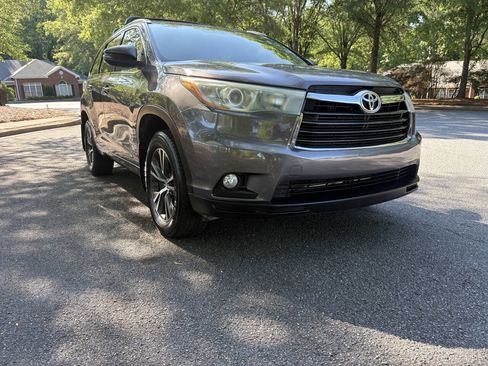 Used 2016 Toyota Highlander XLE FWD image 43