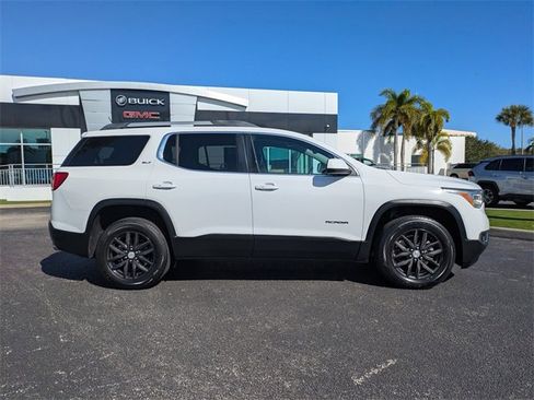 Used 2019 GMC Acadia SLT image 3