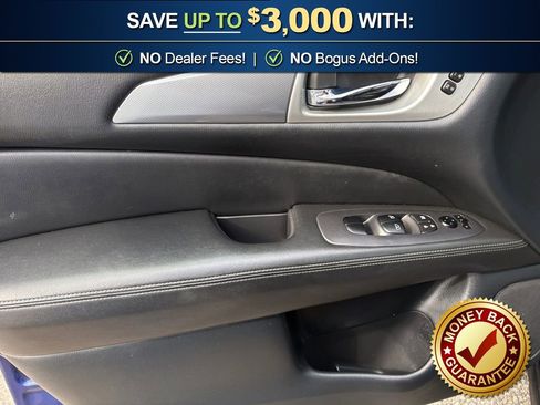 Used 2020 Nissan Pathfinder SL image 16