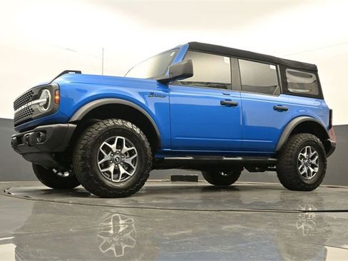 Used 2023 Ford Bronco Badlands image 27