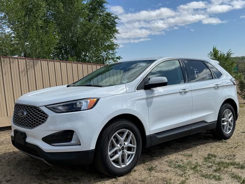 Used 2024 Ford Edge SEL image 3