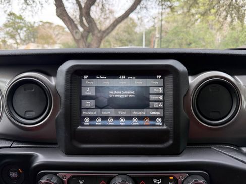 Used 2021 Jeep Gladiator Sport image 28