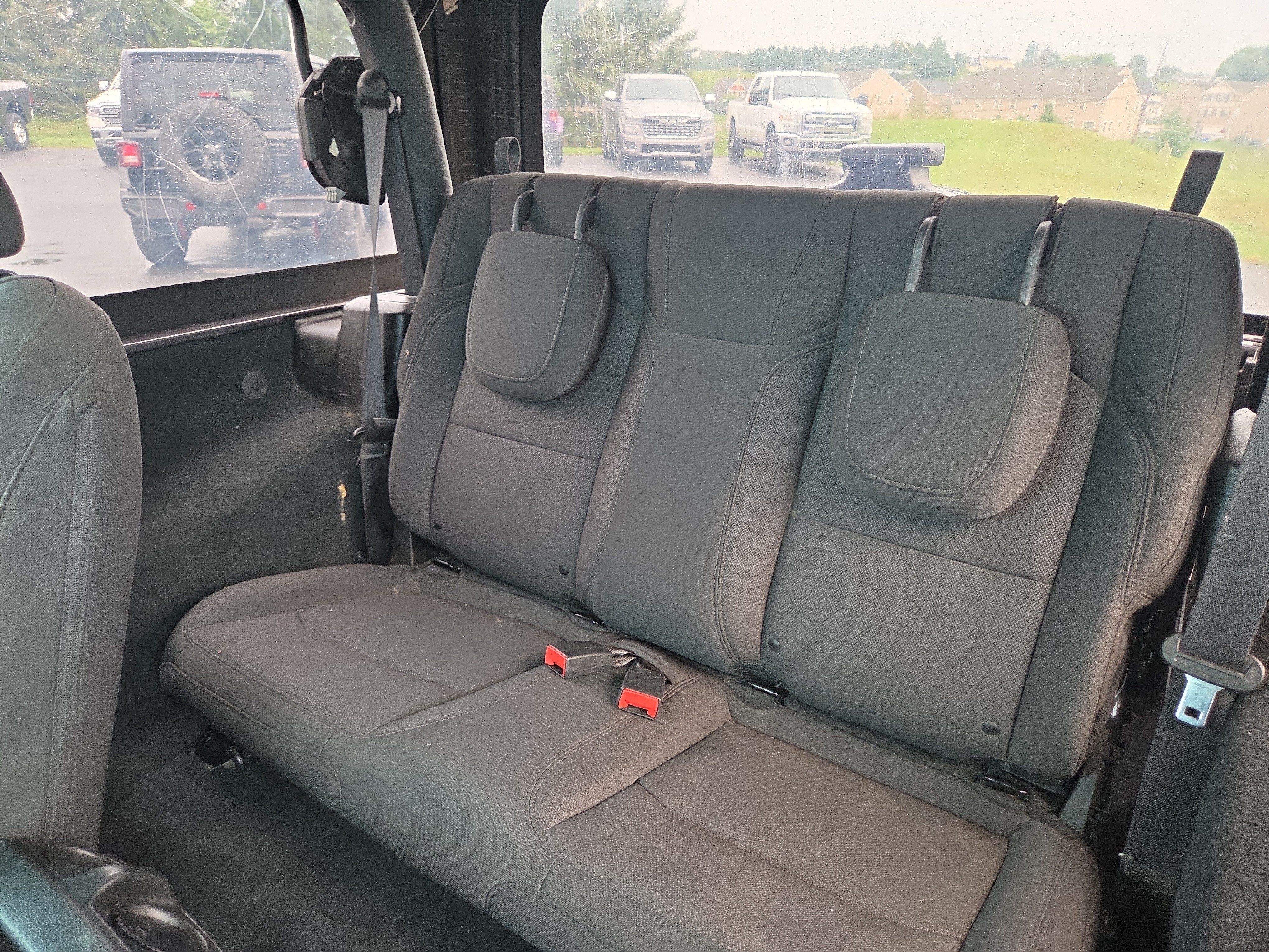 Used 2022 Jeep Wrangler Sport AWD/4WD image 10