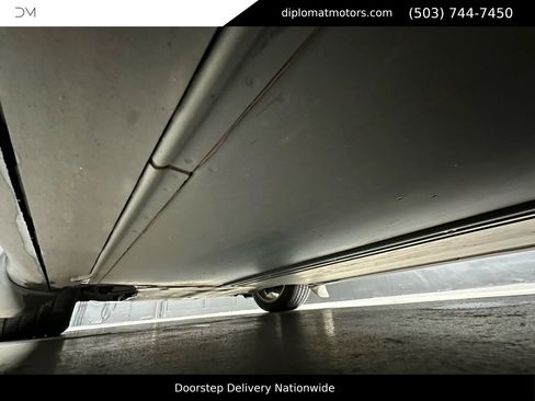 Used 2022 Tesla Model Y Long Range image 37