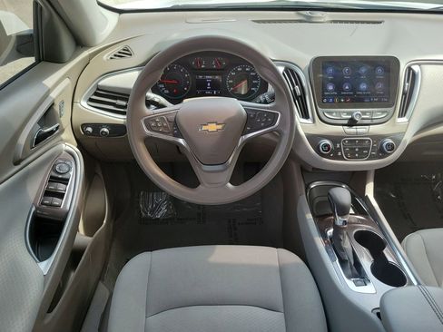 Used 2025 Chevrolet Malibu LT FWD image 12