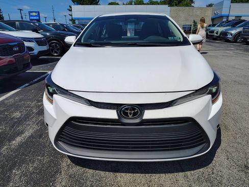 Used 2024 Toyota Corolla LE FWD image 2
