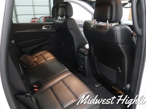 Used 2021 Jeep Grand Cherokee Limited image 34