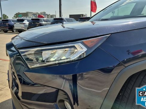 Used 2021 Toyota RAV4 XLE Premium image 29