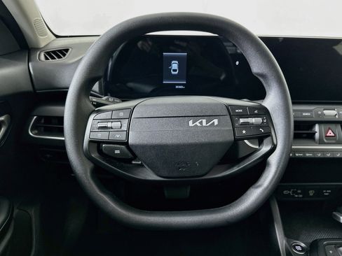 Used 2025 Kia K4 FWD image 18