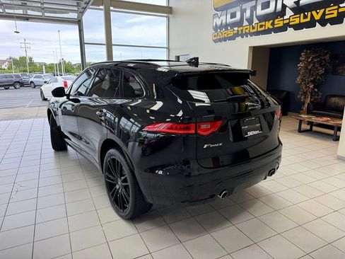 Used 2019 Jaguar F-PACE S image 2