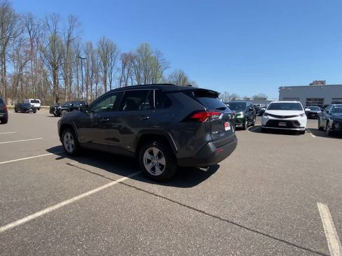 Used 2025 Toyota RAV4 XLE AWD/4WD image 9