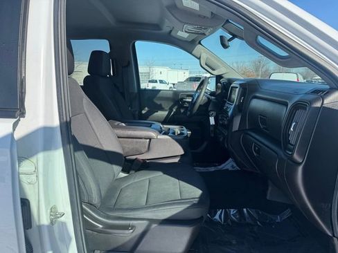 Used 2019 Chevrolet Silverado 1500 Custom Trail Boss w/ Custom Convenience Package image 17