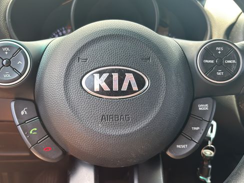 Used 2017 Kia Soul FWD image 26