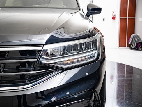 Used 2024 Volkswagen Tiguan SE R-Line image 16