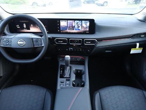 New 2026 Nissan Sentra SR FWD image 23