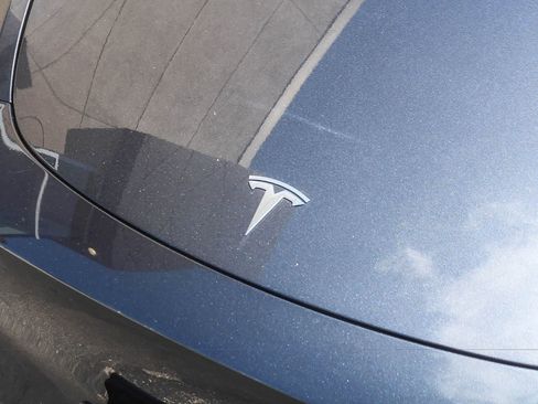 Used 2024 Tesla Model Y Long Range AWD/4WD image 14