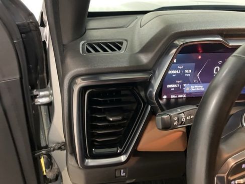 Used 2024 GMC Canyon AT4 w/ Technology Package image 14