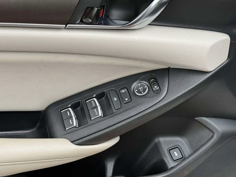 Used 2018 Honda Accord LX image 14