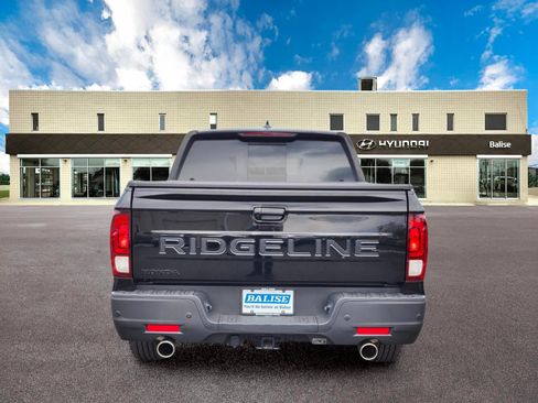 Used 2025 Honda Ridgeline Black Edition image 4