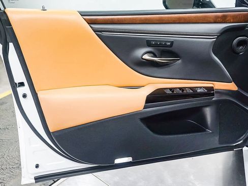 Used 2023 Lexus ES 300h w/ Premium Package image 22