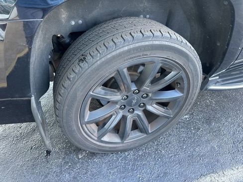 Used 2017 Chevrolet Suburban Premier image 17