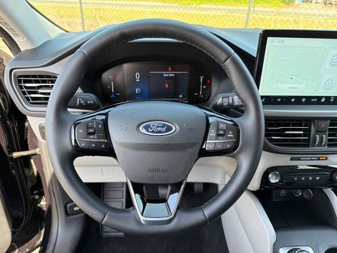 Used 2026 Ford Escape SE FWD image 15