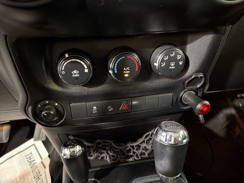 Used 2013 Jeep Wrangler Unlimited Sport AWD/4WD image 18