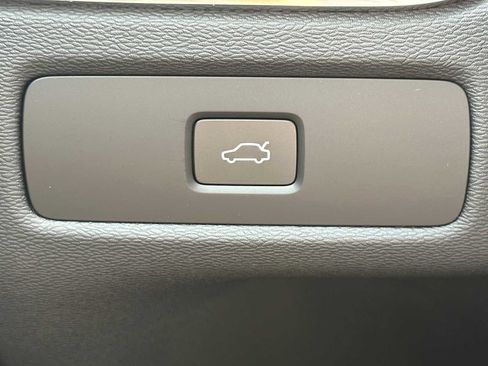 New 2026 Volvo XC60 B5 Plus w/ Protection Package Premier image 37