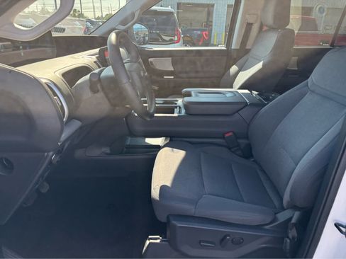 Used 2025 Ford Expedition Active AWD/4WD image 10
