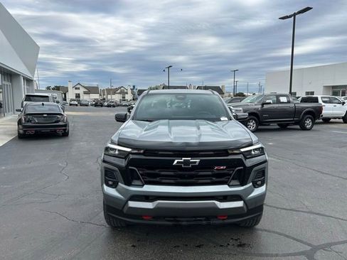 Used 2024 Chevrolet Colorado Z71 w/ Z71 Convenience Package 2 image 3