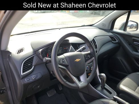 Certified 2022 Chevrolet Trax LT w/ Driver Confidence Package image 8