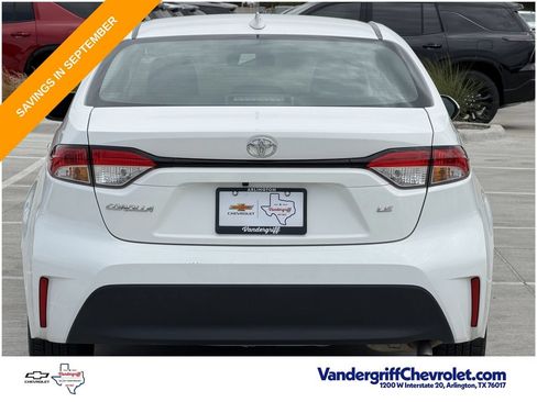 Used 2025 Toyota Corolla LE FWD image 5