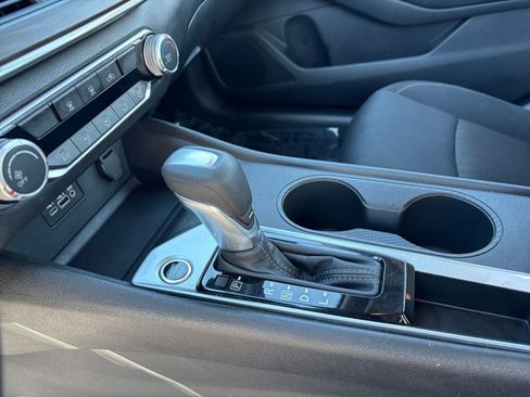 Used 2025 Nissan Altima 2.5 SV image 41