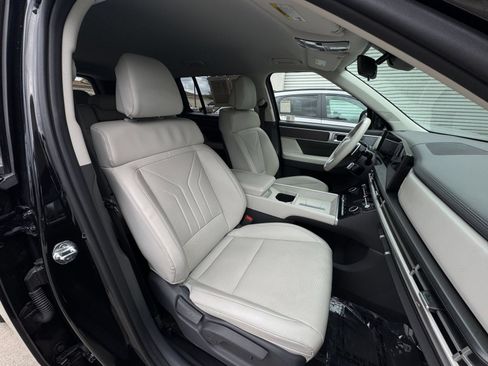 Used 2025 Hyundai Santa Fe SEL FWD image 37
