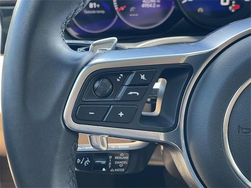 Used 2023 Porsche Cayenne image 21