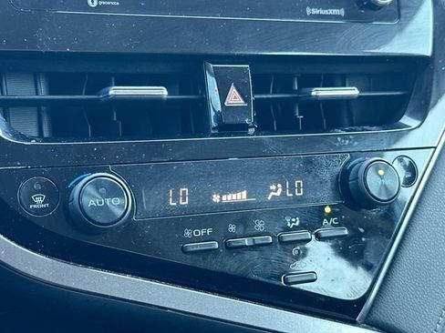 Used 2023 Toyota Camry SE image 30