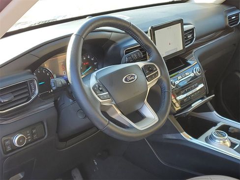 Used 2023 Ford Explorer Limited w/ Hybrid Equipment Group 310A image 11
