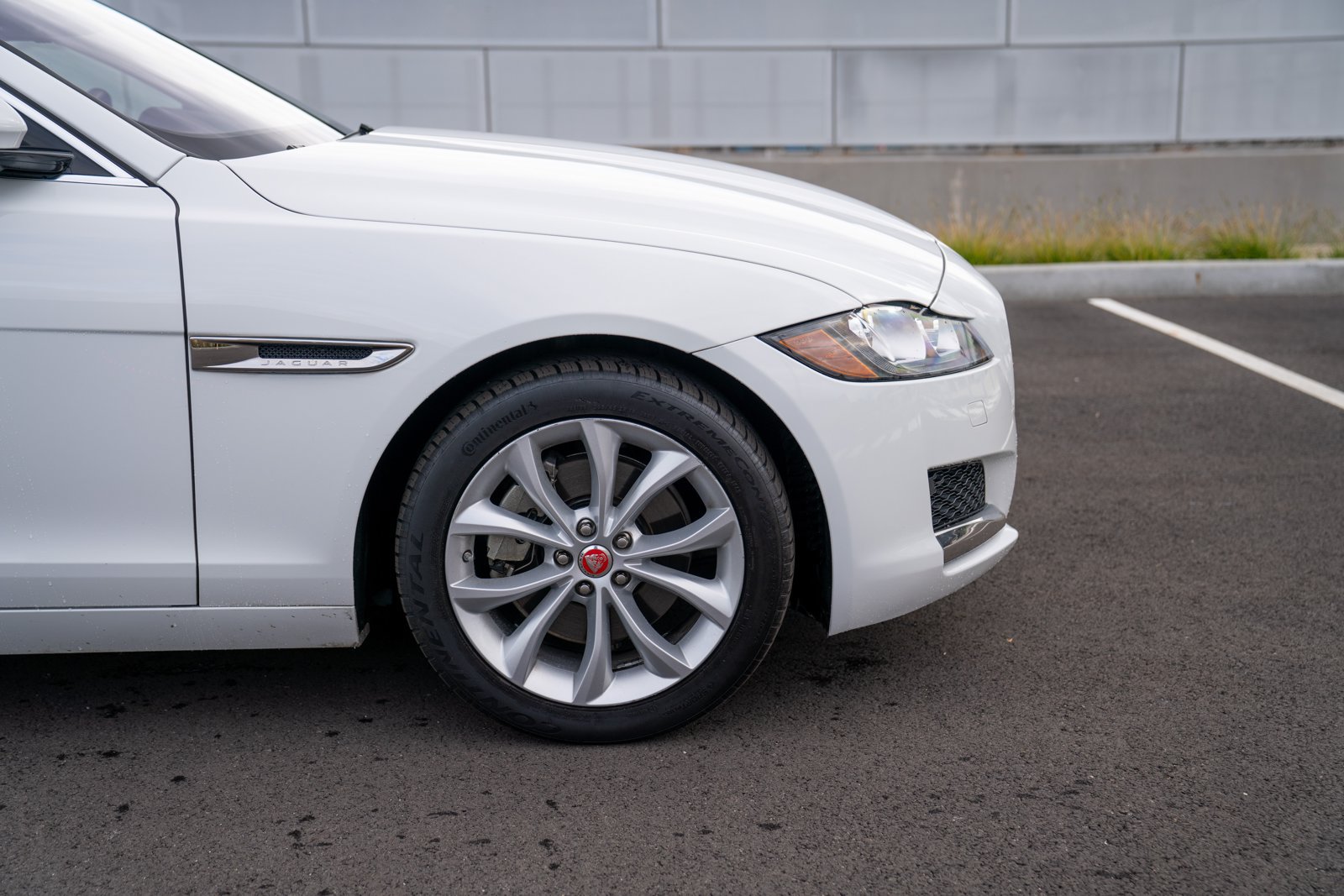 Used 2018 Jaguar XF Premium AWD/4WD image 9