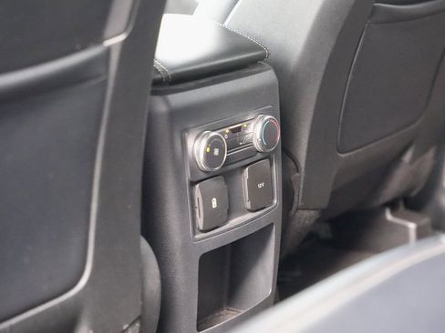 Used 2020 Ford Explorer XLT w/ Equipment Group 202A image 12