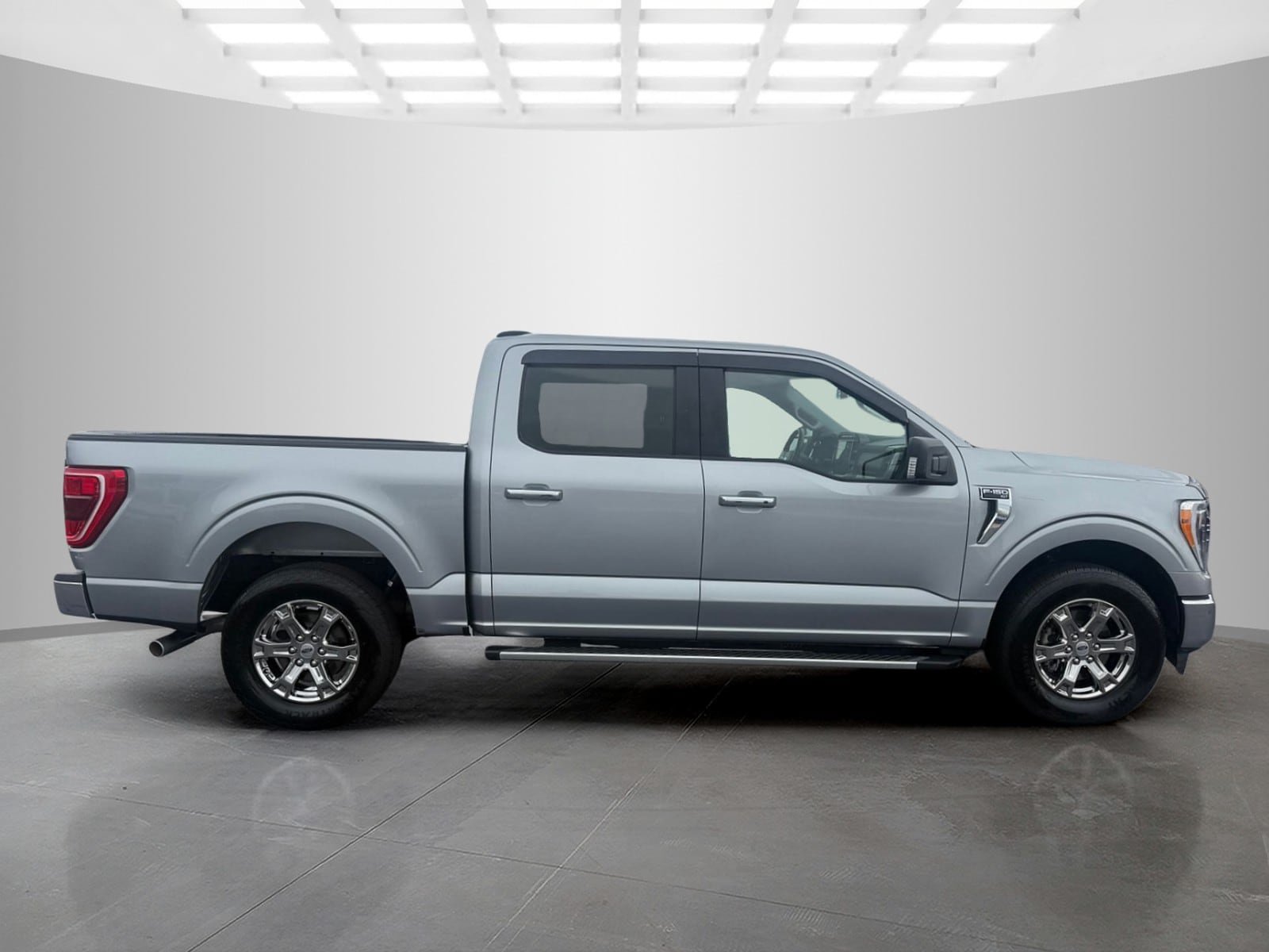 Used 2023 Ford F150 XLT w/ Equipment Group 302A High RWD image 2