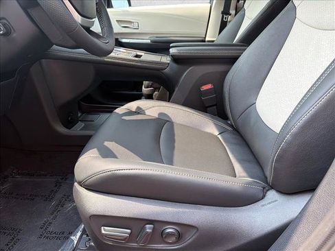 New 2026 Toyota Sienna Platinum AWD/4WD image 12