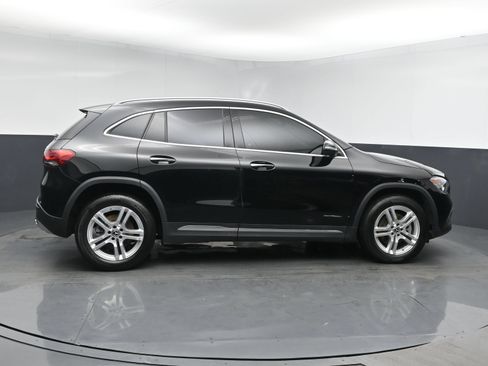 Used 2021 Mercedes-Benz GLA 250 4MATIC image 4