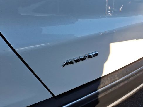 Certified 2022 Cadillac XT5 Premium Luxury image 12