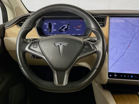 Used 2019 Tesla Model X 75D image 17