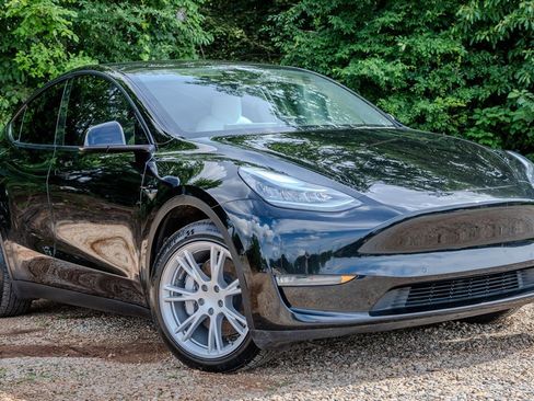 Used 2021 Tesla Model Y Long Range AWD/4WD image 7
