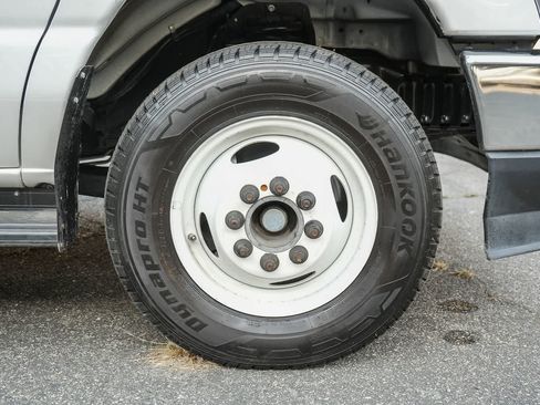 Used 2023 Ford E-450 and Econoline 450 Super Duty w/ Motorhome Prep Package RWD image 39